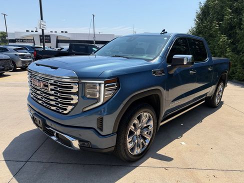 Used 2024 GMC Sierra 1500 Denali AWD/4WD image 7