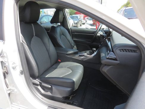 Used 2023 Toyota Camry SE w/ Cold Weather Package AWD/4WD image 11