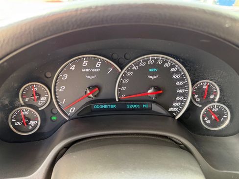Used 2007 Chevrolet Corvette Coupe w/ Preferred Equipment Group RWD image 22