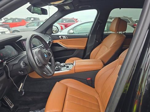 Used 2019 BMW X5 xDrive50i w/ M Sport Package AWD/4WD image 5