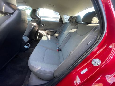 Used 2025 Kia K4 LXS image 29