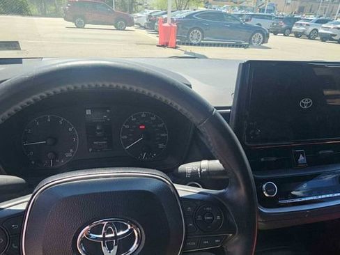 Used 2023 Toyota Corolla SE w/ Carpet Mat Package (TMS) image 7