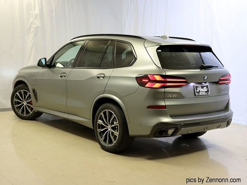 Used 2026 BMW X5 xDrive50e w/ M Sport Package image 7