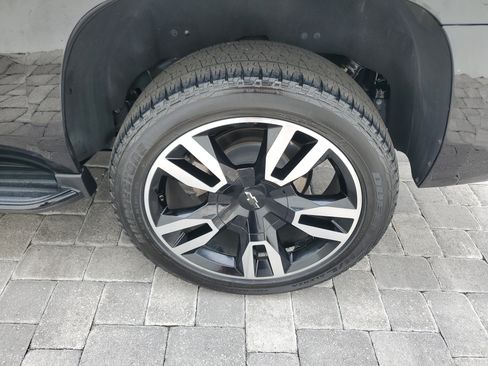 Used 2019 Chevrolet Tahoe Premier w/ RST 6.2L Performance Edition RWD image 7