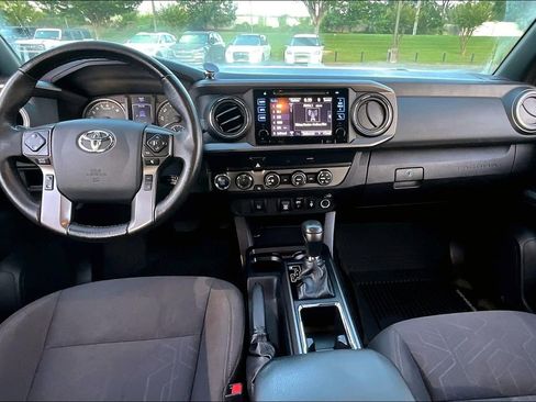Used 2019 Toyota Tacoma TRD Off-Road image 15