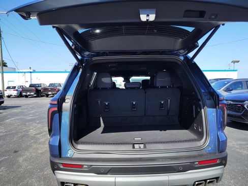 New 2026 Chevrolet Traverse LT w/ LPO, Floor Liner Package image 9