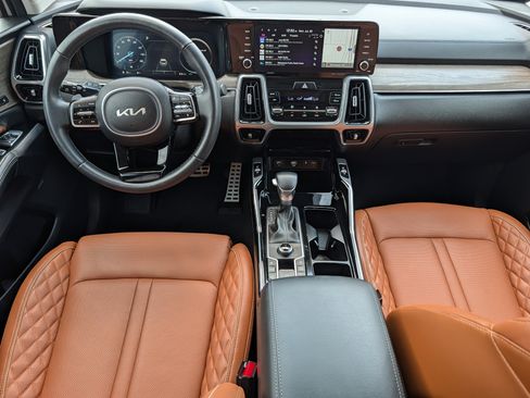 Certified 2023 Kia Sorento SX Prestige AWD/4WD image 10