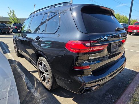 Used 2021 BMW X7 xDrive40i w/ M Sport Package AWD/4WD image 4