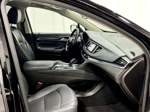 Used 2018 Buick Enclave Essence image 32