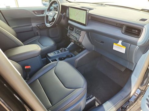 New 2025 Ford Maverick Lariat w/ Black Appearance Package image 15