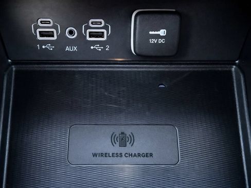Used 2022 Jeep Grand Cherokee Overland w/ Luxury Tech Group IV AWD/4WD image 34