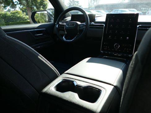 New 2026 GMC Sierra EV Elevation image 22