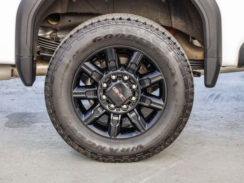 Used 2025 GMC Sierra 2500 AT4 AWD/4WD image 12