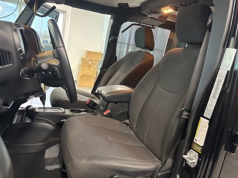 Used 2018 Jeep Wrangler Unlimited Sport w/ Power Convenience Group image 21