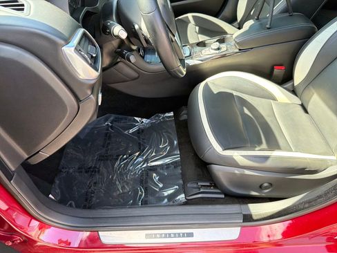 Used 2018 INFINITI QX30 Sport w/ Sport Leather Package image 20