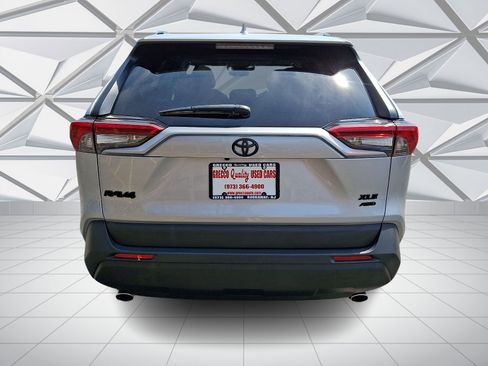 Used 2020 Toyota RAV4 XLE w/ Convenience Package image 9