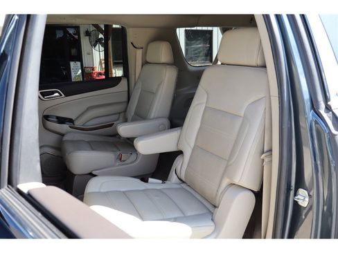 Used 2020 GMC Yukon XL Denali w/ Denali Premium Package AWD/4WD image 17