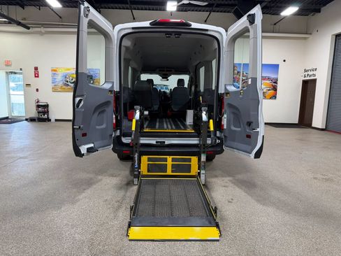 Used 2018 Ford Transit 150 XL RWD image 47