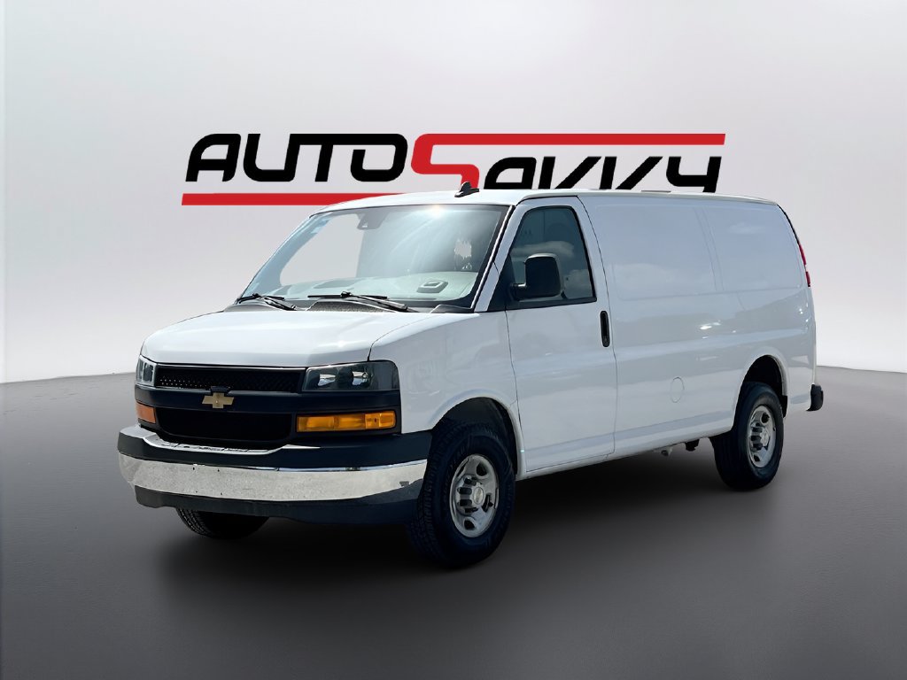 Used 2024 Chevrolet Express 2500 w/ Driver Convenience Package RWD image 3