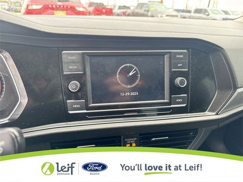 Used 2021 Volkswagen Jetta SE image 16