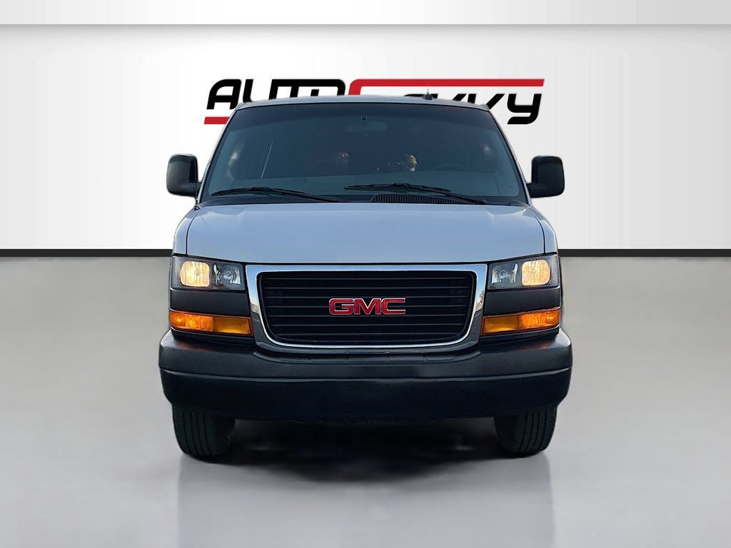 Used 2022 GMC Savana 2500 w/ Driver Convenience Package RWD image 2