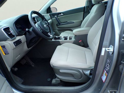 Used 2019 Kia Sportage LX AWD/4WD image 16