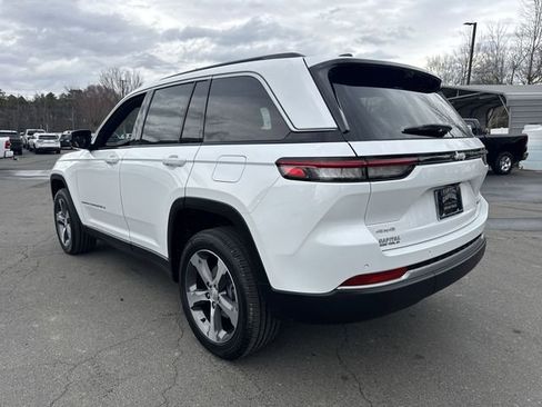 New 2026 Jeep Grand Cherokee Limited w/ Luxury Tech Group II AWD/4WD image 11
