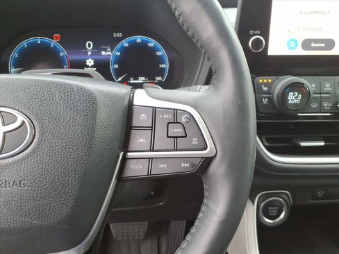 Used 2024 Toyota Grand Highlander Platinum image 11