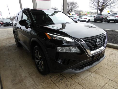 Certified 2023 Nissan Rogue SV w/ SV Premium B Package image 3