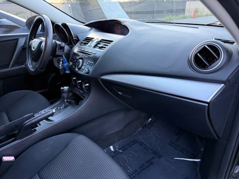 Used 2012 MAZDA MAZDA3 i Touring FWD image 19