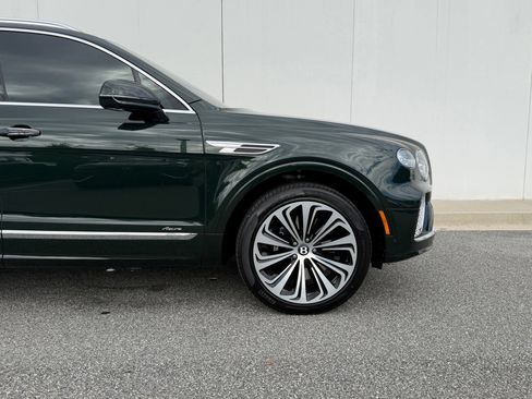Certified 2024 Bentley Bentayga Extended Wheelbase AWD/4WD image 8
