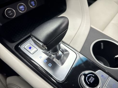 Used 2024 Genesis G70 2.5T image 27