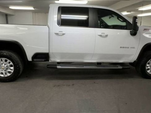 Used 2023 Chevrolet Silverado 2500 LT w/ Convenience Package image 9