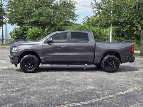 Used 2023 RAM 1500 Laramie AWD/4WD image 4