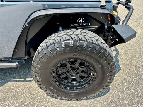Used 2017 Jeep Wrangler Sport AWD/4WD image 37