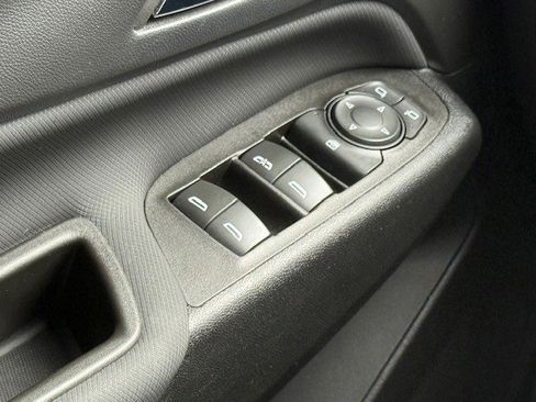 Certified 2022 Chevrolet Equinox RS w/ Infotainment Package image 32