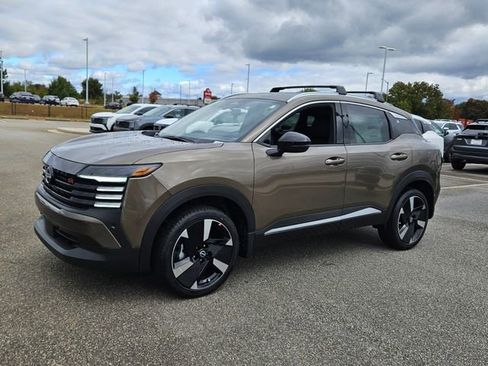 New 2026 Nissan Kicks SR FWD image 3