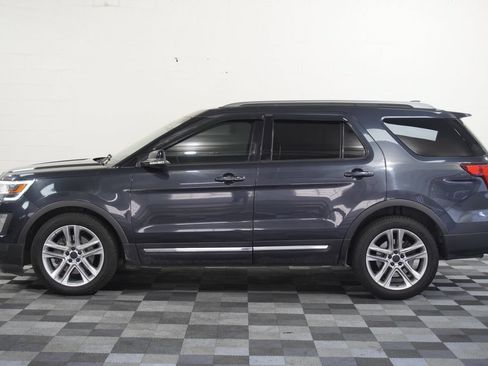 Used 2017 Ford Explorer XLT w/ Equipment Group 202A FWD image 2