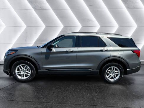 New 2026 Ford Explorer Active RWD image 4
