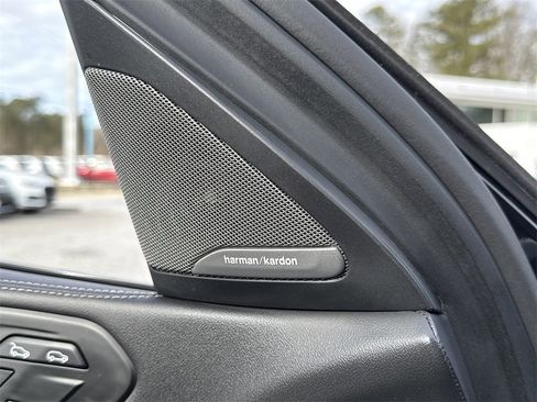 Used 2025 BMW X6 xDrive40i w/ Climate Comfort Package image 18