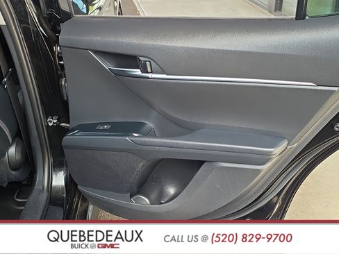 Used 2020 Toyota Camry SE w/ Convenience Package FWD image 21