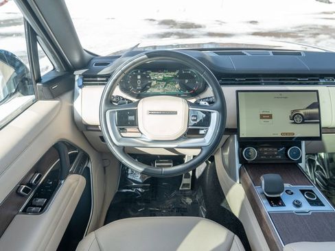 Certified 2023 Land Rover Range Rover SE image 12