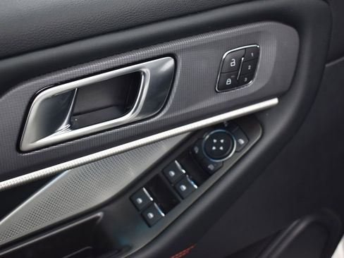 Certified 2025 Ford Explorer ST image 11