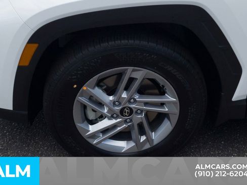 Used 2025 Hyundai Tucson SE FWD image 12