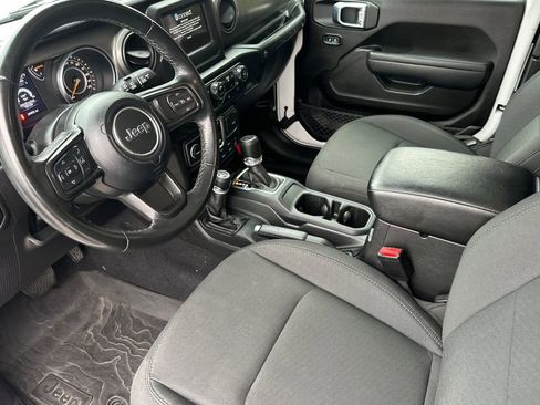 Used 2022 Jeep Wrangler Willys image 10