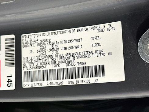 Certified 2025 Toyota Tacoma SR5 AWD/4WD image 30