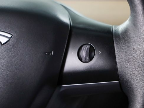 Used 2023 Tesla Model Y Long Range image 14