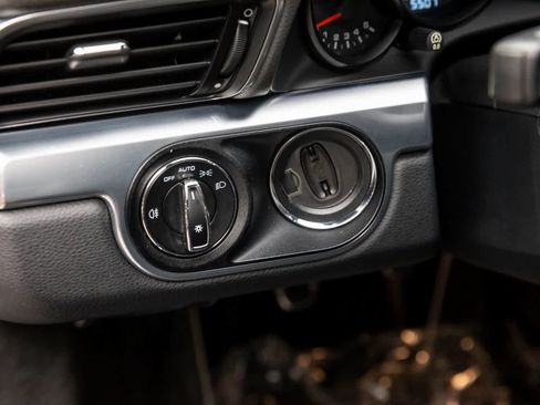 Used 2015 Porsche 911 Carrera 4S image 31