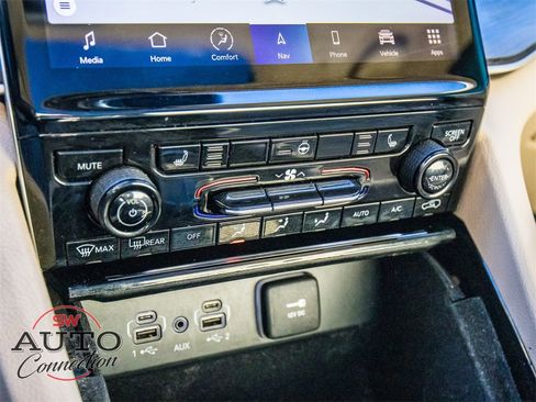 Used 2022 Jeep Grand Cherokee L Limited image 31