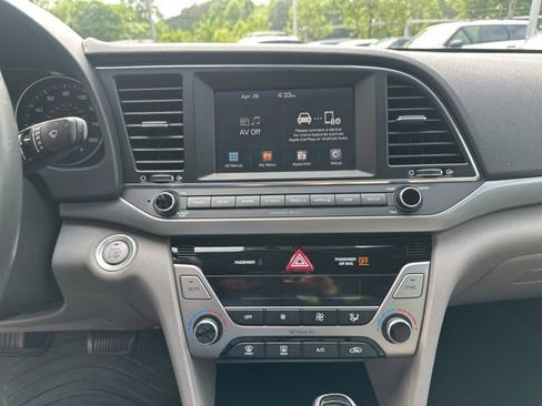 Used 2017 Hyundai Elantra SE w/ SE A/T Tech Package 03 FWD image 9